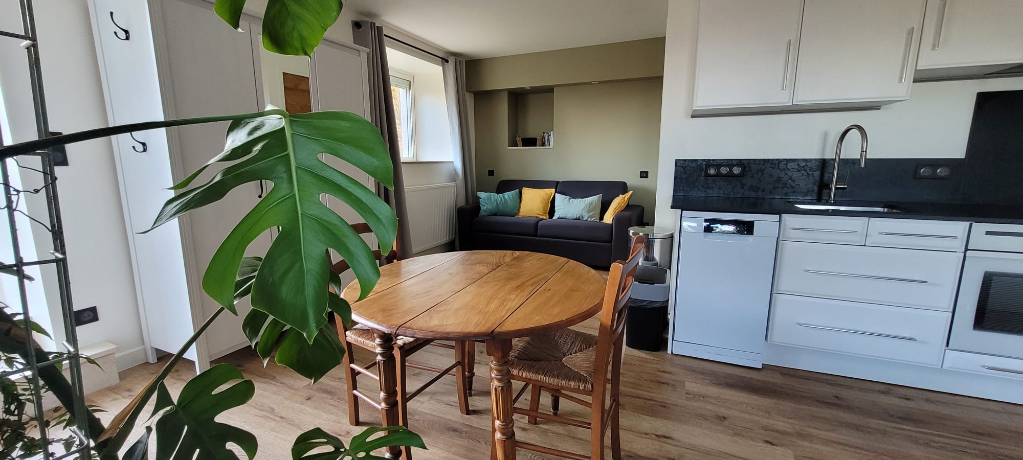 Salon spacieux et lumineux du gîte L'Ammonite